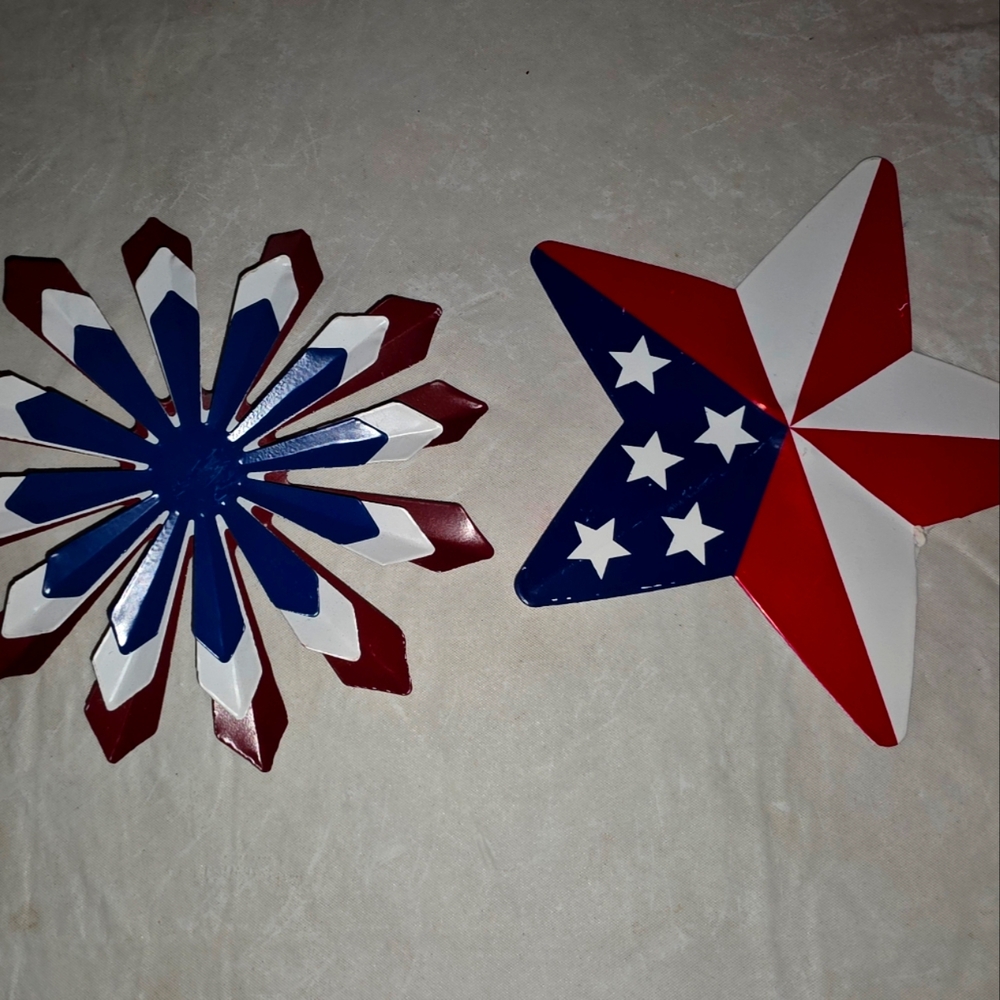 Patriotic Star and Burst Wall Decor